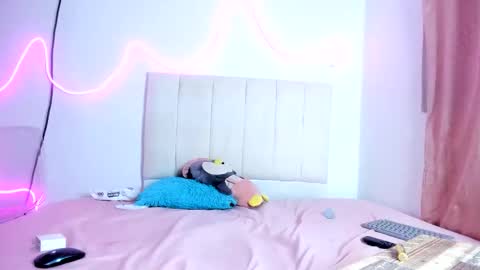 lelany_evans online show from June 4, 7:12 am