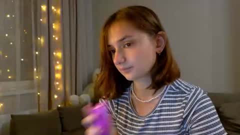Lelia online show from July 29, 9:44 pm