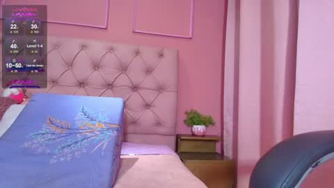 lenaxx_ online show from August 8, 9:37 pm