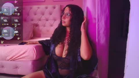 lenaxx_ online show from August 16, 1:09 am