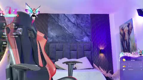 lenna_s online show from August 6, 1:48 am