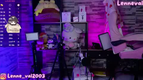 lenneval online show from August 7, 3:06 am