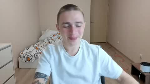 leo__miller online show from June 1, 2:47 am