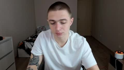 leo__miller online show from June 3, 5:33 am