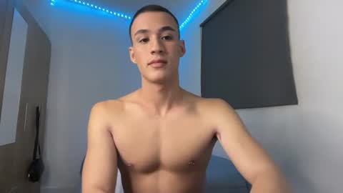 leo_delveyy online show from July 24, 4:48 am