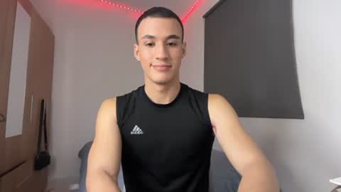 leo_delveyy online show from July 28, 9:15 am