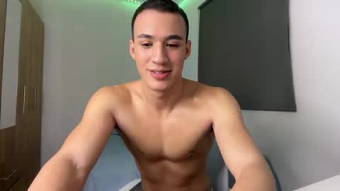 leo_delveyy online show from July 31, 9:26 am