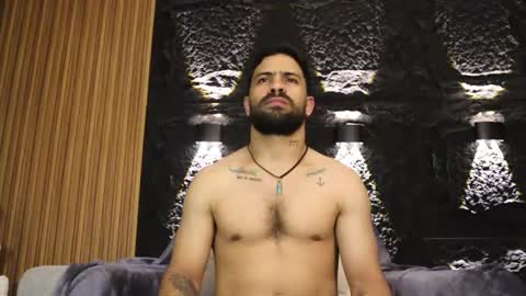 Leo  Diaz online show from August 1, 3:45 am