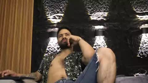Leo  Diaz online show from August 3, 3:46 am