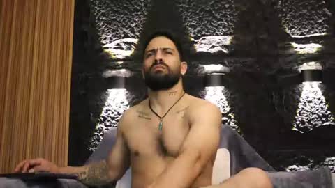 Leo  Diaz online show from August 4, 3:14 am