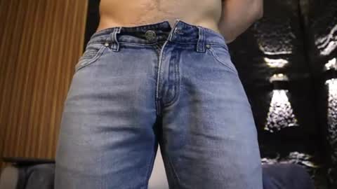 Leo  Diaz online show from August 6, 2:21 am