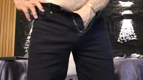 Leo  Diaz online show from August 7, 1:38 am