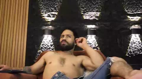 Leo  Diaz online show from August 12, 2:47 am