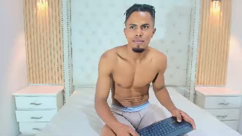 Leo online show from August 7, 10:43 pm