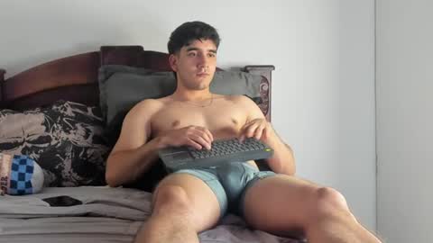 Leo Jones online show from August 4, 10:29 pm