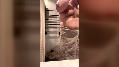 leofromsweden online show from July 12, 6:25 pm