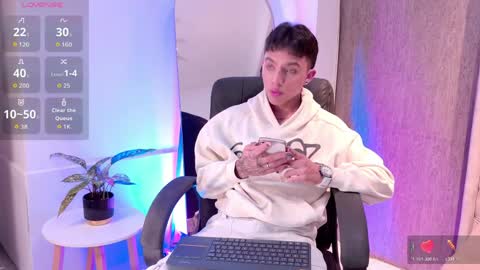 leohard_ online show from April 13, 1:52 am