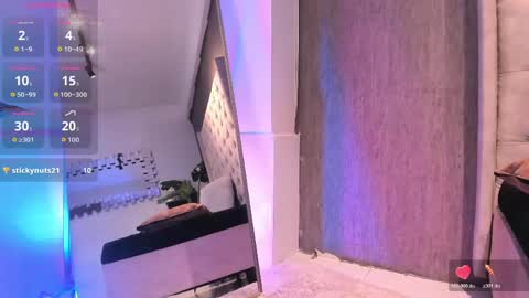 leohard_ online show from April 20, 3:21 pm