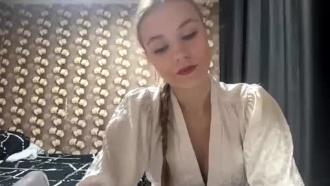 Lina online show from August 9, 12:17 pm