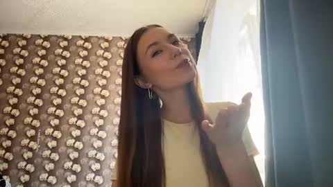 Lina online show from August 11, 9:33 am