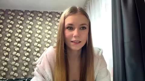 Lina online show from August 13, 8:39 am