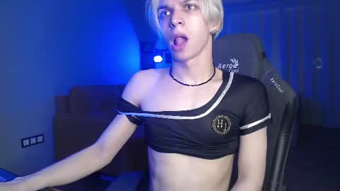 Leon online show from July 25, 8:57 pm