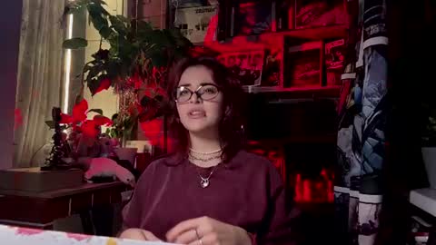Leona online show from September 7, 5:52 pm