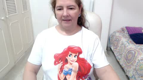 leonela   online show from August 5, 11:30 am