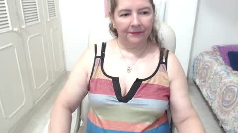 leonela   online show from August 6, 3:27 am