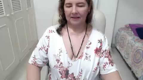 leonela   online show from August 10, 2:35 am