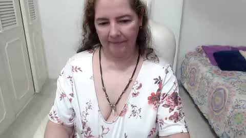 leonela   online show from August 10, 4:47 am