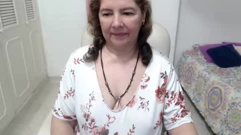 leonela   online show from August 10, 8:49 am