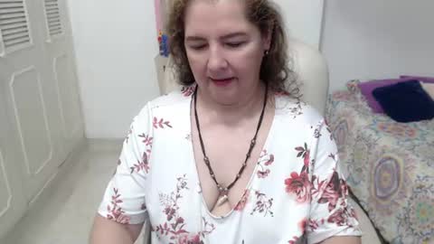 leonela   online show from August 10, 9:55 am