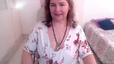 leonela   online show from August 10, 12:06 pm