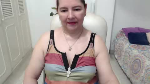 leonela   online show from August 15, 1:53 am