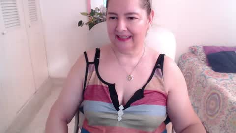 leonela   online show from August 15, 12:42 pm