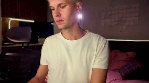 Leon online show from July 25, 9:41 pm
