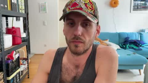 Leon online show from June 9, 9:15 am