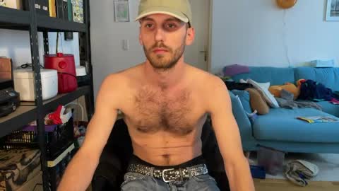 Leon online show from June 10, 3:30 pm