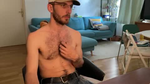 Leon online show from July 6, 2:53 pm