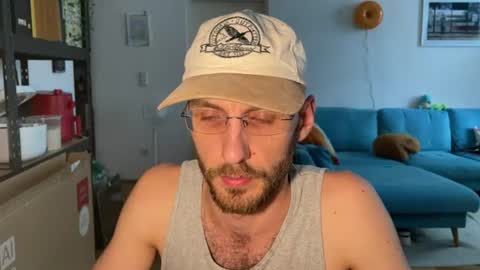 Leon online show from July 7, 4:11 pm