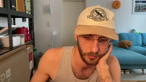 Leon online show from July 7, 5:17 pm
