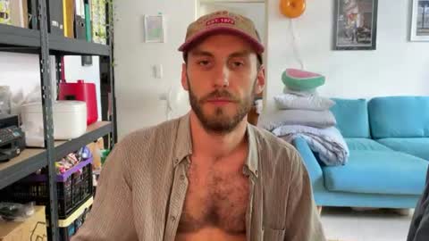 Leon online show from July 21, 2:08 pm