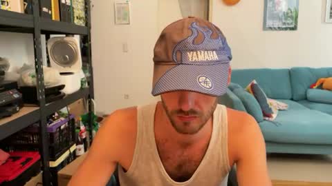 Leon online show from August 10, 10:38 am