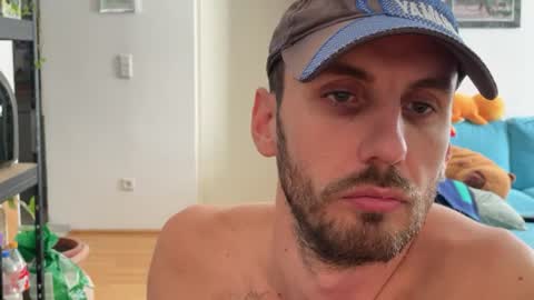 Leon online show from August 31, 8:37 am
