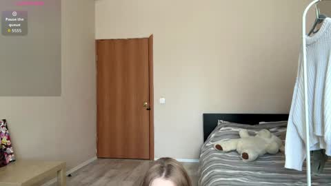 Hello everyone Im Lora Its my first day Were going to have fun together online show from March 28, 5:58 am