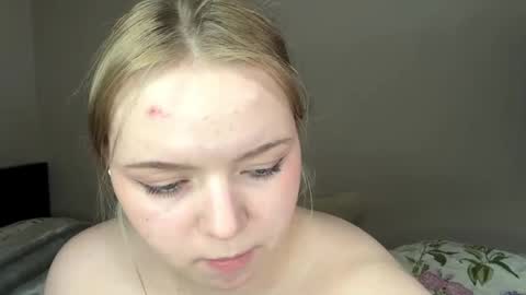 Hello everyone Im Lora Its my first day Were going to have fun together online show from March 29, 2:03 pm