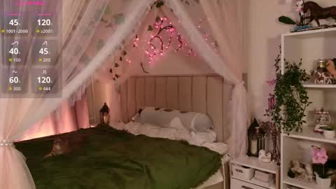 Nicole Moore online show from August 13, 8:01 pm
