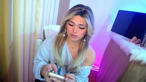 Lesley online show from July 27, 9:15 am