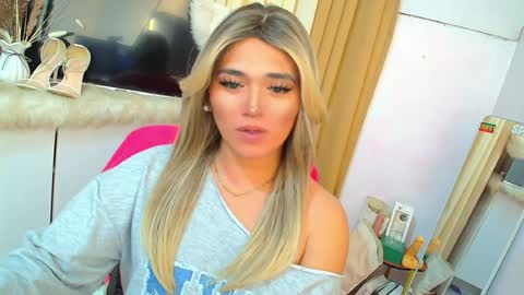 Lesley online show from July 31, 10:32 am